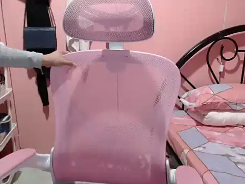 Snapshot of Wynxx chatting on 10-02-25, 09:16 Wynxx online show from 10-02-25, 09:16