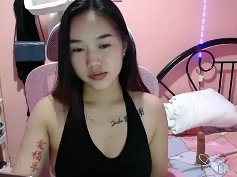 Snapshot of Wynxx chatting on 10-05-25, 06:56 Wynxx online show from 10-05-25, 06:56