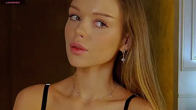 MarilynNova online show from 11-06-25, 04:24