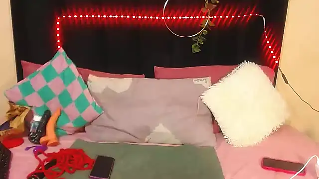 AmazingDarkDoll online show from 11-14-25, 06:17