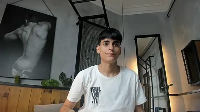 Snapshot of Dani_mc1 chatting on 09-24-25, 11:19 Dani mc1 online show from 09-24-25, 11:19