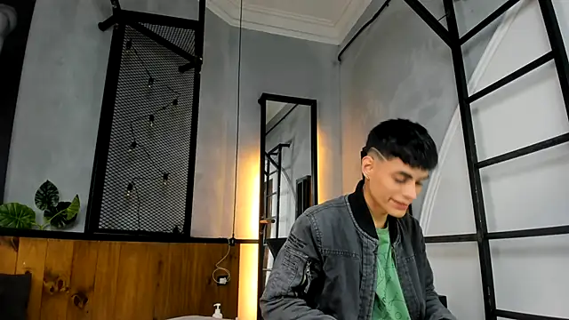 Snapshot of Dani_mc1 chatting on 09-27-25, 11:15 Dani mc1 online show from 09-27-25, 11:15