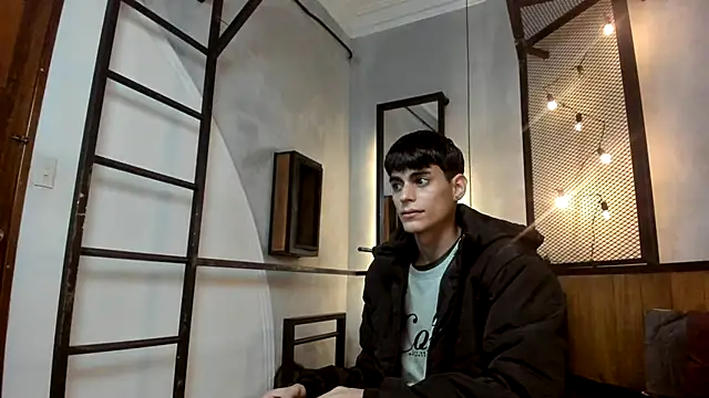 Snapshot of Dani_mc1 chatting on 12-02-25, 11:37 Dani mc1 online show from 12-02-25, 11:37