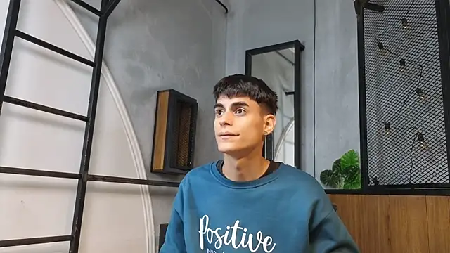 Snapshot of Dani_mc1 chatting on 12-14-25, 11:48 Dani mc1 online show from 12-14-25, 11:48