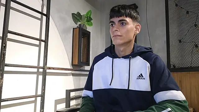 Snapshot of Dani_mc1 chatting on 01-06-26, 11:36 Dani mc1 online show from 01-06-26, 11:36