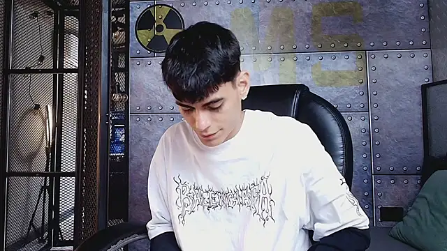 Snapshot of Dani_mc1 chatting on 01-11-26, 07:41 Dani mc1 online show from 01-11-26, 07:41