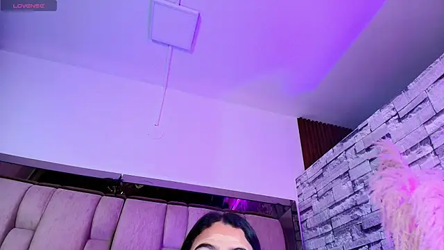 Snapshot of Samy_Grey01 chatting on 05-19-26, 03:46 Samy Grey01 online show from 05-19-26, 03:46