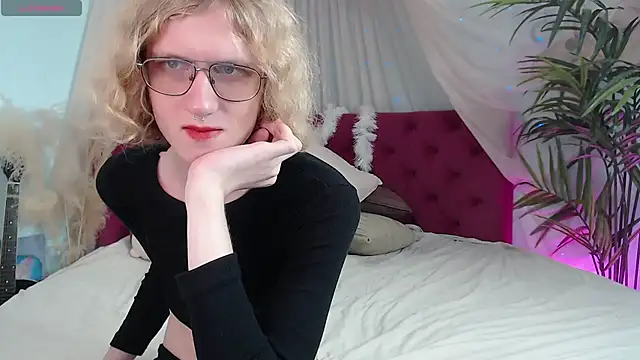 Snapshot of HarryBrain_ chatting on 11-01-25, 09:55 HarryBrain online show from 11-01-25, 09:55