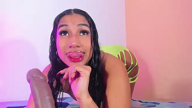 EMILYY WALKER online show from 03-26-26, 12:22