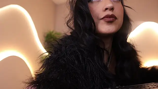 Emma and Issac online show from 10-16-25, 06:36