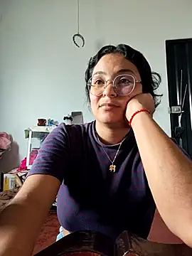 Lily-o online show from 11-06-25, 03:57