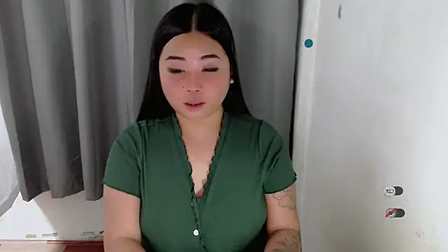 Snapshot of Yhana_Slut chatting on 09-14-25, 08:41 Yhana Slut online show from 09-14-25, 08:41