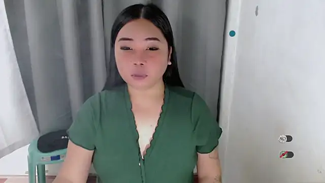 Snapshot of Yhana_Slut chatting on 09-17-25, 05:42 Yhana Slut online show from 09-17-25, 05:42