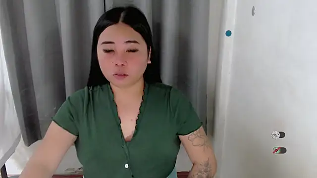 Snapshot of Yhana_Slut chatting on 09-18-25, 02:08 Yhana Slut online show from 09-18-25, 02:08