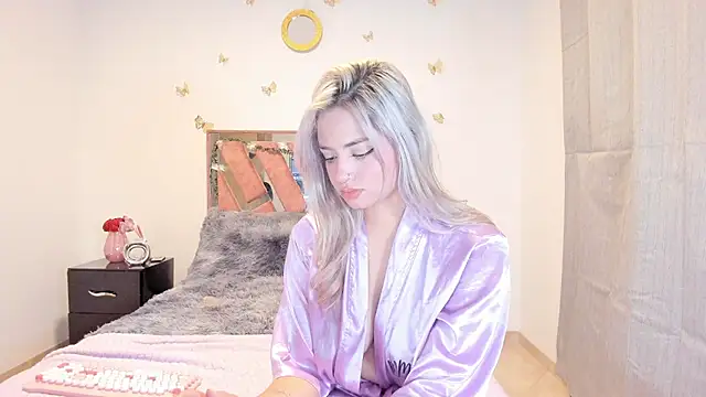 Ella Lenox online show from 09-25-25, 10:57