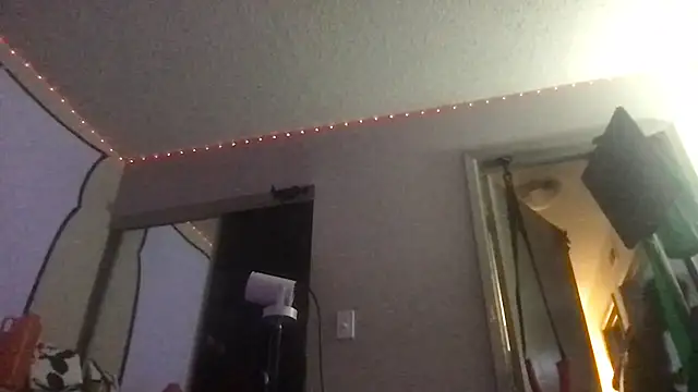 Triggerhappycj100 online show from 04-21-26, 04:12