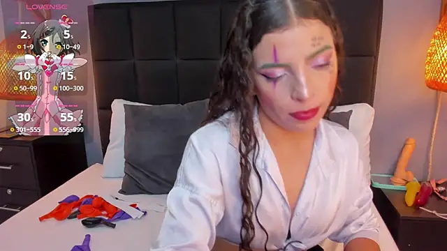 Snapshot of natalie_esmith chatting on 10-31-25, 12:17 natalie esmith online show from 10-31-25, 12:17