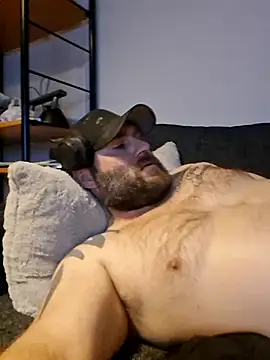 Snapshot of Bamse28 chatting on 11-27-25, 04:14 Bamse28 online show from 11-27-25, 04:14