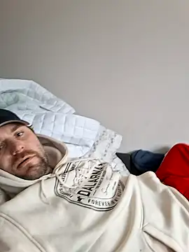 Snapshot of Bamse28 chatting on 02-25-26, 07:51 Bamse28 online show from 02-25-26, 07:51