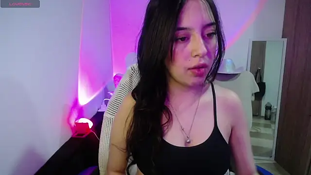 Snapshot of immisssilver chatting on 10-17-25, 02:59 immisssilver online show from 10-17-25, 02:59