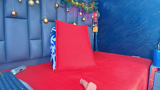 Roxana gomez online show from 12-21-25, 04:52