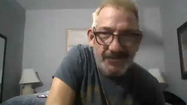 FoxnMouse online show from 10-31-25, 02:56