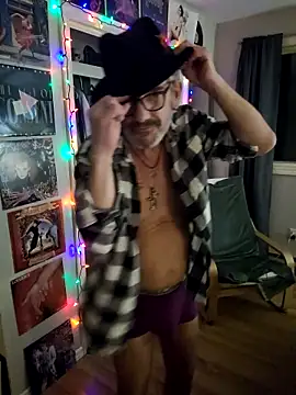 FoxnMouse online show from 12-18-25, 10:16