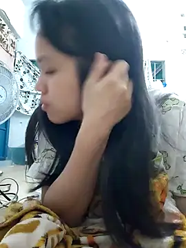 Snapshot of Anny-ly chatting on 10-04-25, 12:25 Anny-ly online show from 10-04-25, 12:25