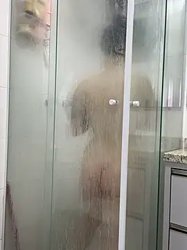 yumi-hot online show from 04-16-26, 03:35