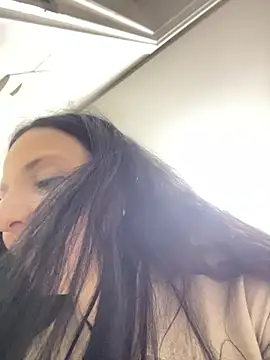 yumi-hot online show from 05-14-26, 11:11