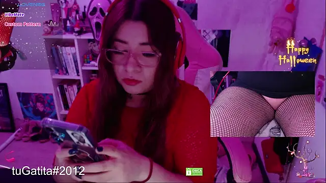 Snapshot of Pink_girl0n chatting on 10-19-25, 08:53 Pink girl0n online show from 10-19-25, 08:53