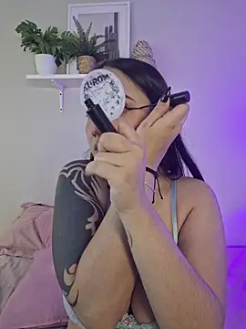 Abby Garciaa online show from 11-27-25, 08:55