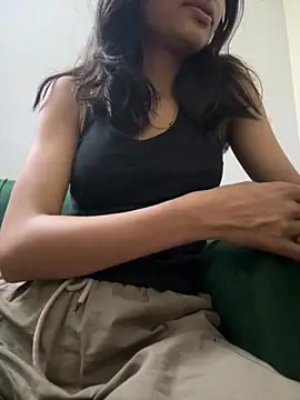 Snapshot of modelnishu chatting on 09-19-25, 05:35 modelnishu online show from 09-19-25, 05:35