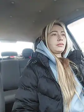 Reina Cummings online show from 03-25-26, 06:08