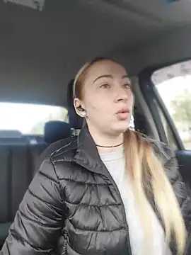 Reina Cummings online show from 04-17-26, 05:10