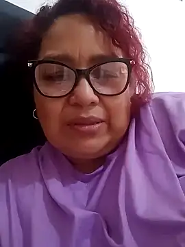 Snapshot of ladytropical1 chatting on 09-22-25, 12:40 ladytropical1 online show from 09-22-25, 12:40