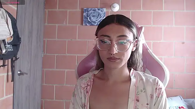 Andrea camilaaa online show from 02-12-26, 01:50