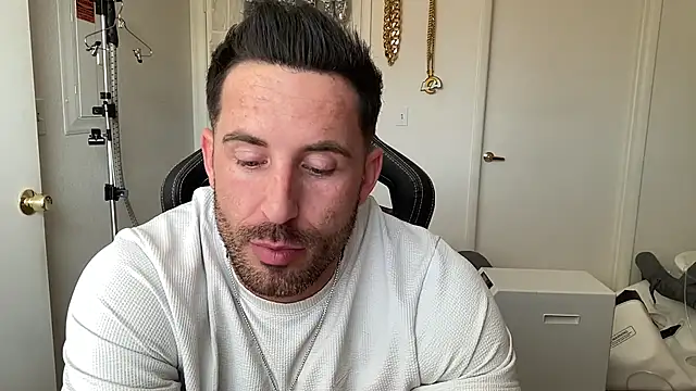 brettmycles28 online show from 07-24-26, 04:16