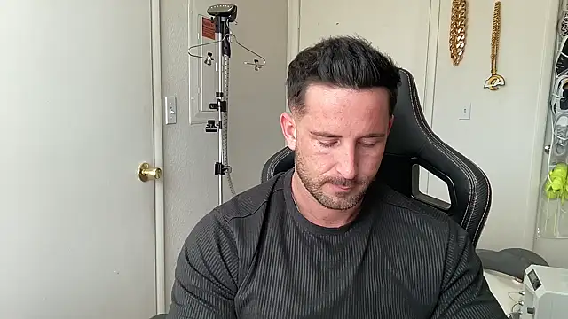brettmycles28 online show from 07-30-26, 05:45