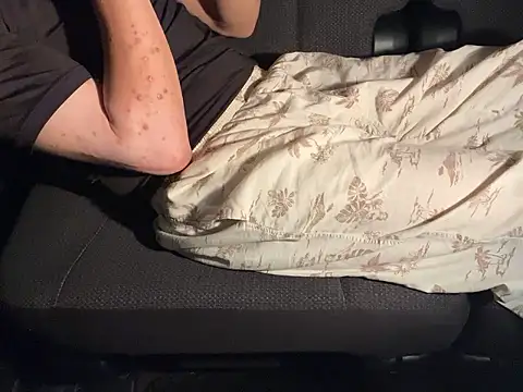 Snapshot of CAMEL1913 chatting on 09-13-25, 05:13 CAMEL1913 online show from 09-13-25, 05:13