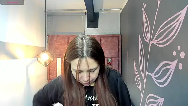 Isa Thompson   online show from 09-30-25, 11:59