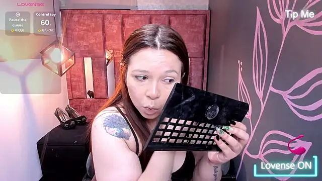 Isa Thompson   online show from 10-08-25, 12:03