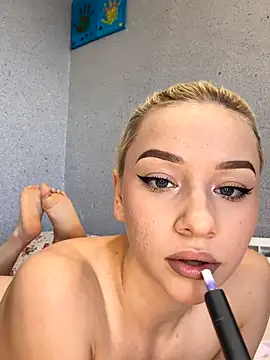 Snapshot of JennaOluretn chatting on 10-23-25, 08:57 JennaOluretn online show from 10-23-25, 08:57