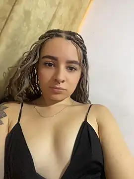 karla-thomsom10 online show from 04-21-26, 09:06