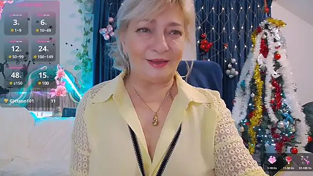 Snapshot of HypnotikCate chatting on 12-22-24, 06:26 HypnotikCate online show from 12-22-24, 06:26
