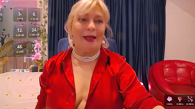 Snapshot of HypnotikCate chatting on 02-07-25, 08:44 HypnotikCate online show from 02-07-25, 08:44