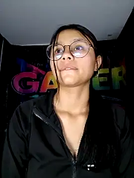 SofieLove 01 online show from 04-19-26, 06:56