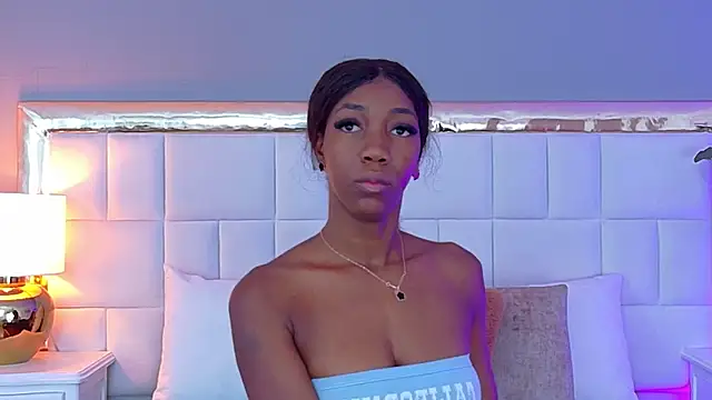 Snapshot of MadeleineHocker chatting on 09-13-25, 11:54 MadeleineHocker online show from 09-13-25, 11:54