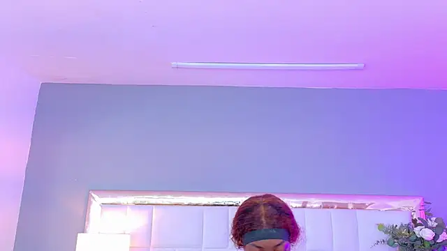 Snapshot of MadeleineHocker chatting on 11-06-25, 12:50 MadeleineHocker online show from 11-06-25, 12:50