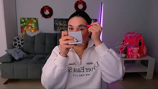 queenofthesense  online show from 12-05-25, 05:09